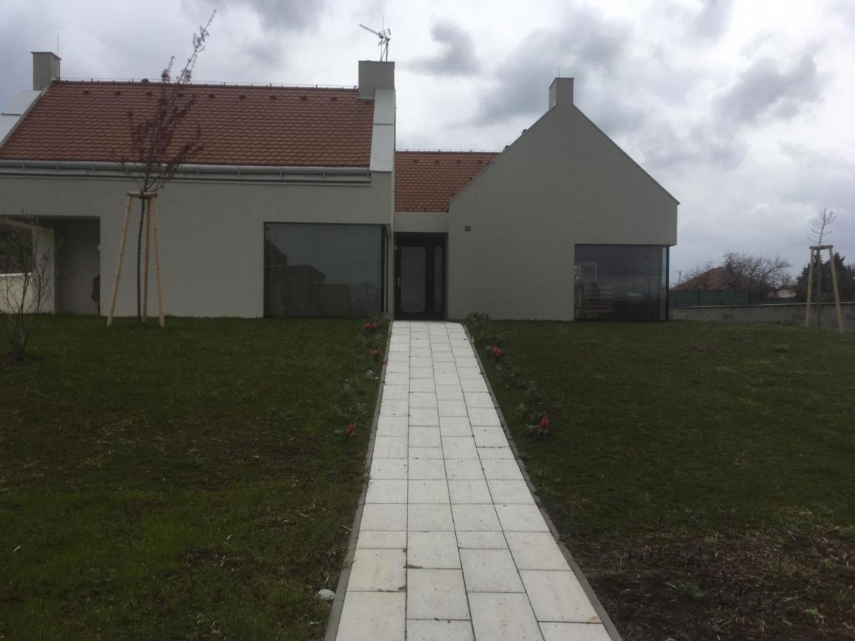 Villa Valtice Exterior foto